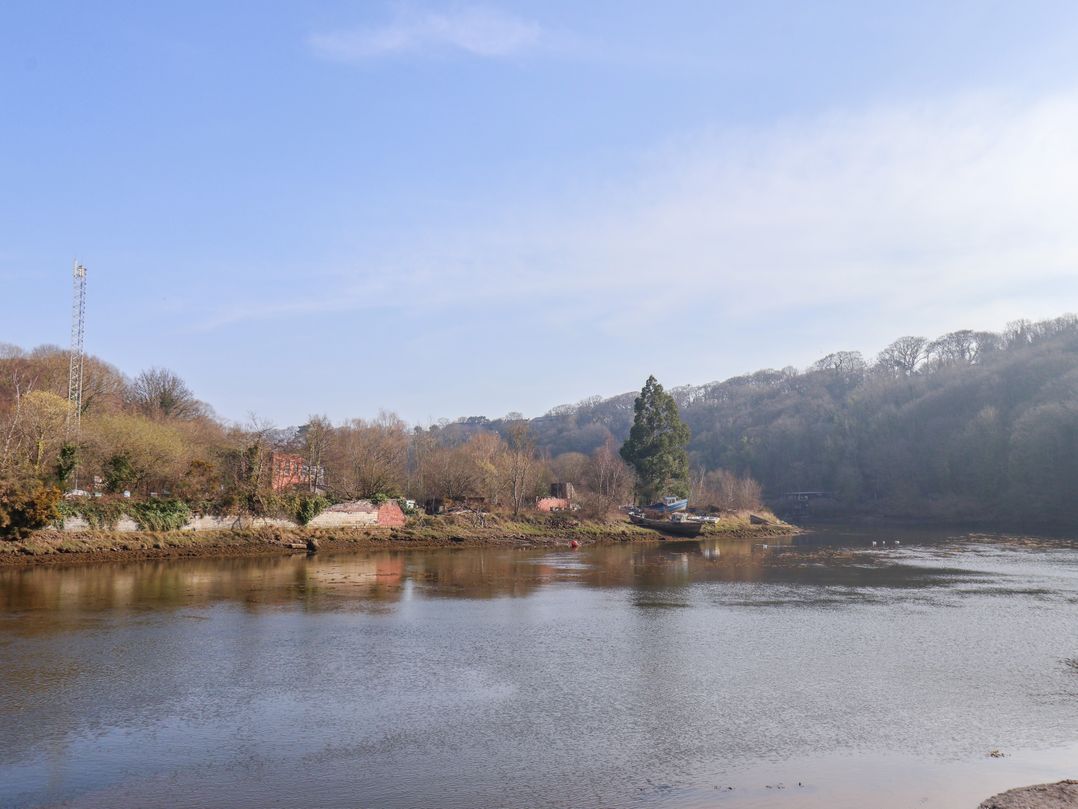 No.18 Riverside Walk (Kingfisher)
