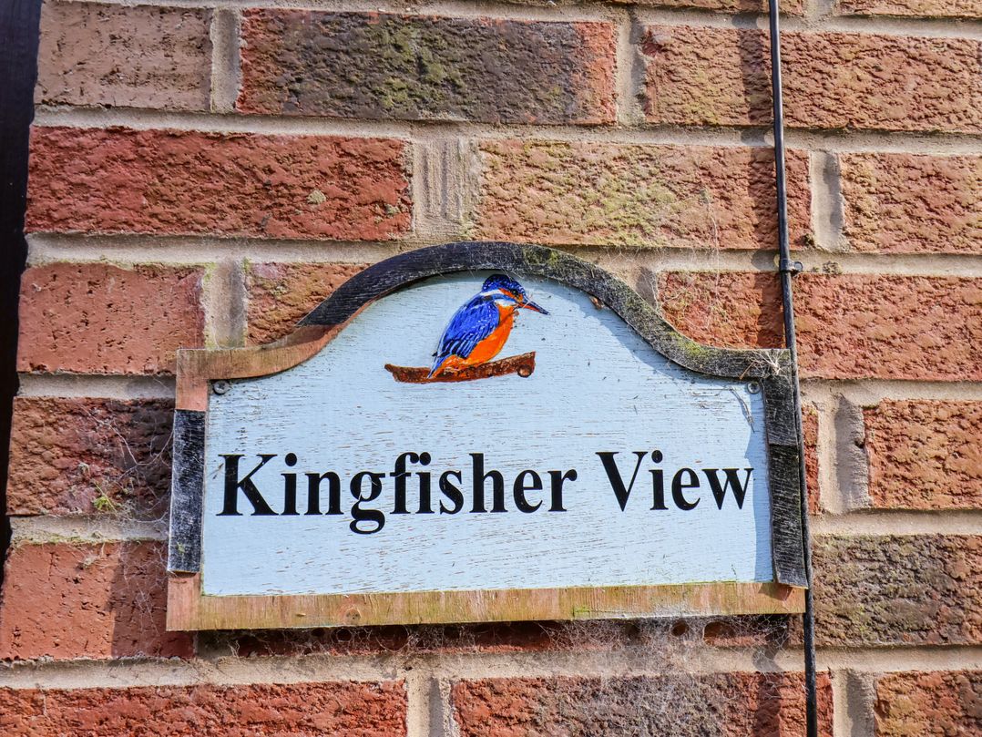 No.18 Riverside Walk (Kingfisher)
