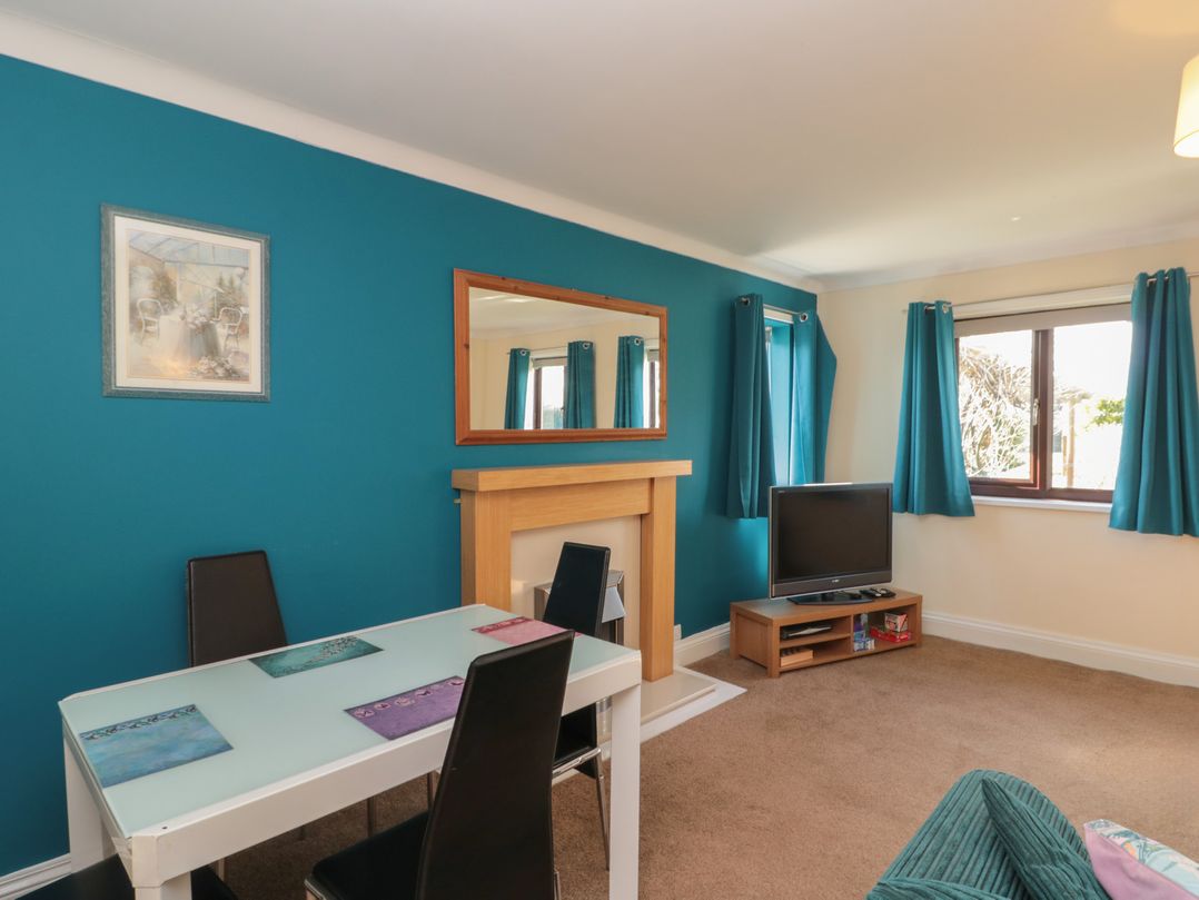 Holly Tree Cottage