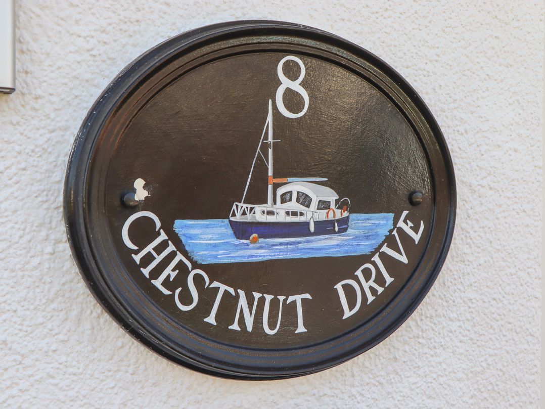 8 Chestnut Drive