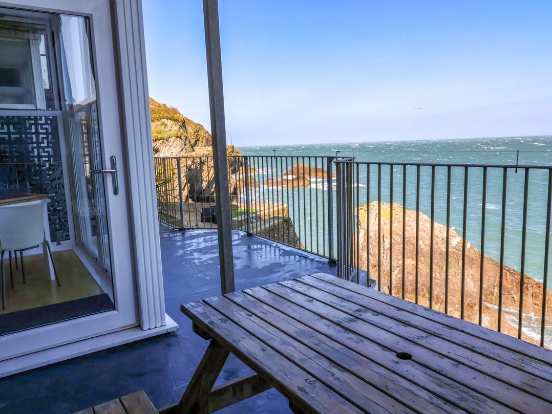 4 Oceanside Apartments