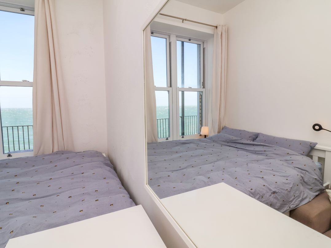 4 Oceanside Apartments