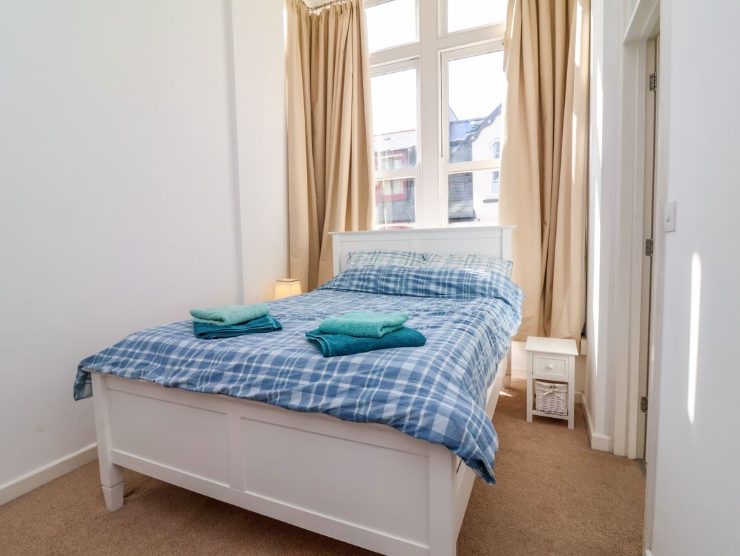 4 Oceanside Apartments