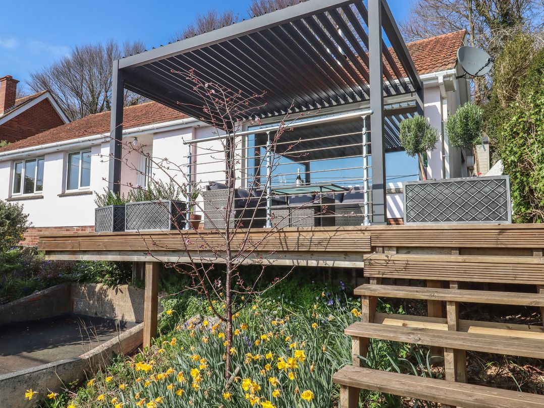 15 Summerland Avenue