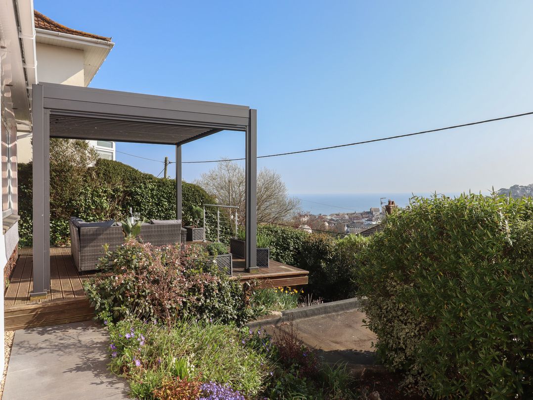 15 Summerland Avenue