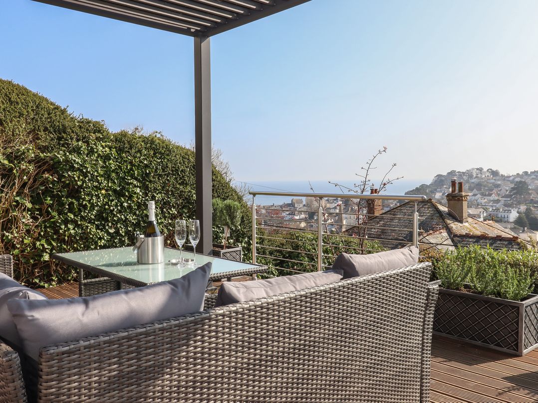 15 Summerland Avenue