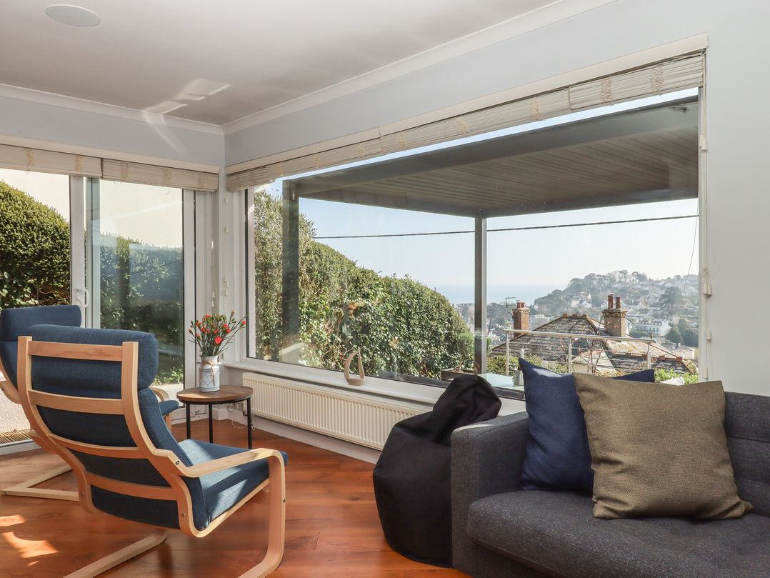 15 Summerland Avenue