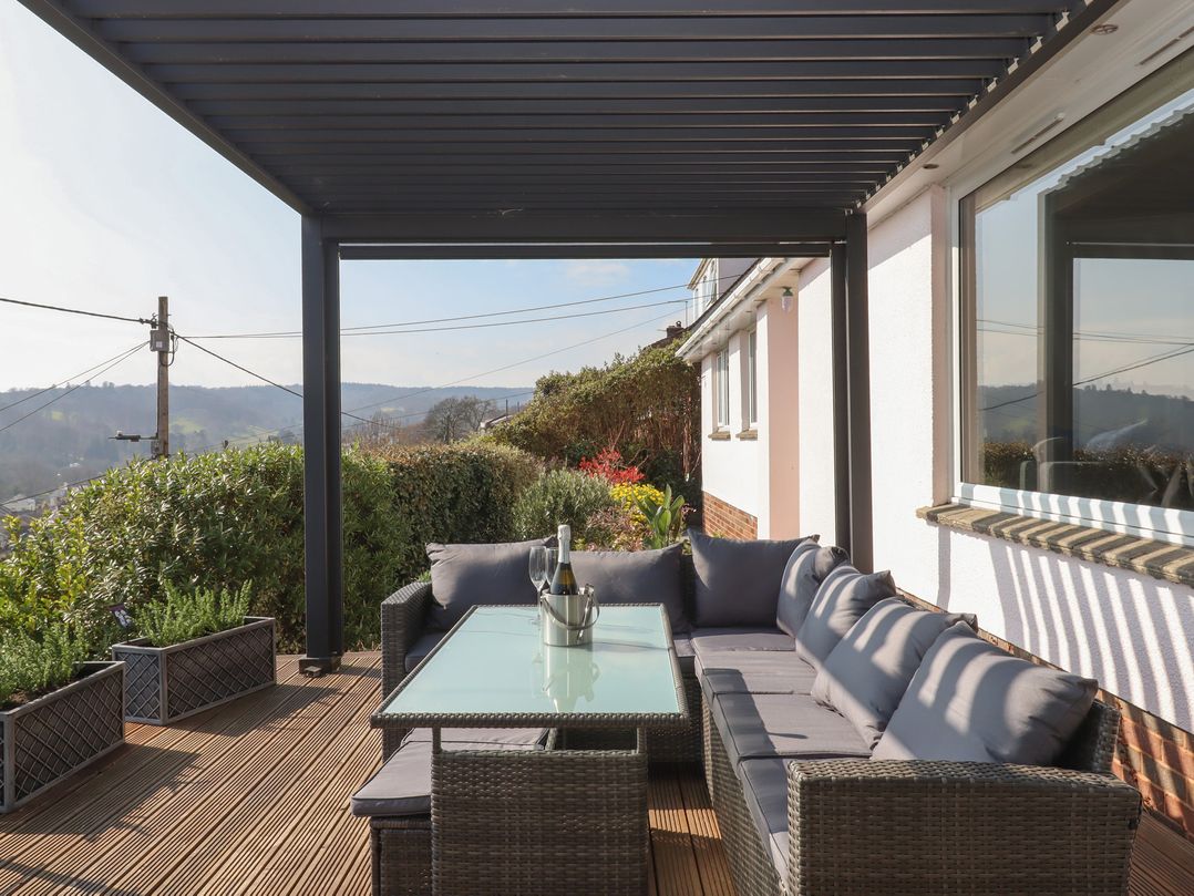 15 Summerland Avenue