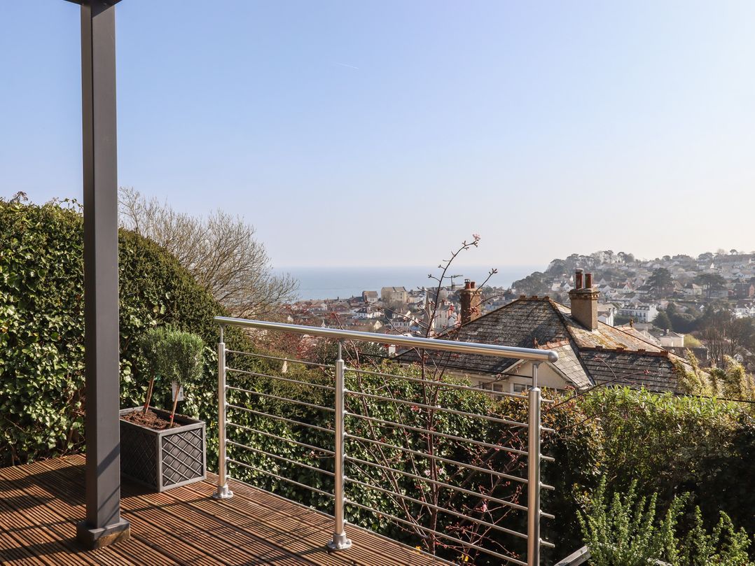 15 Summerland Avenue