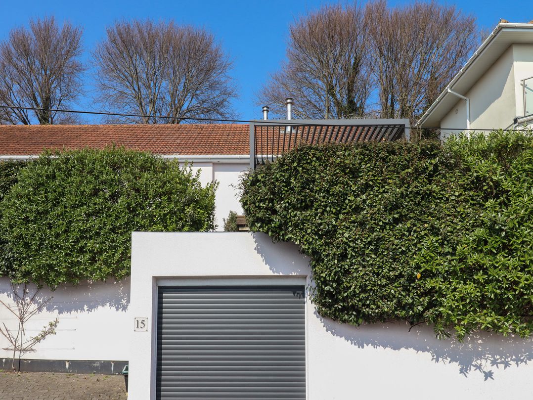 15 Summerland Avenue