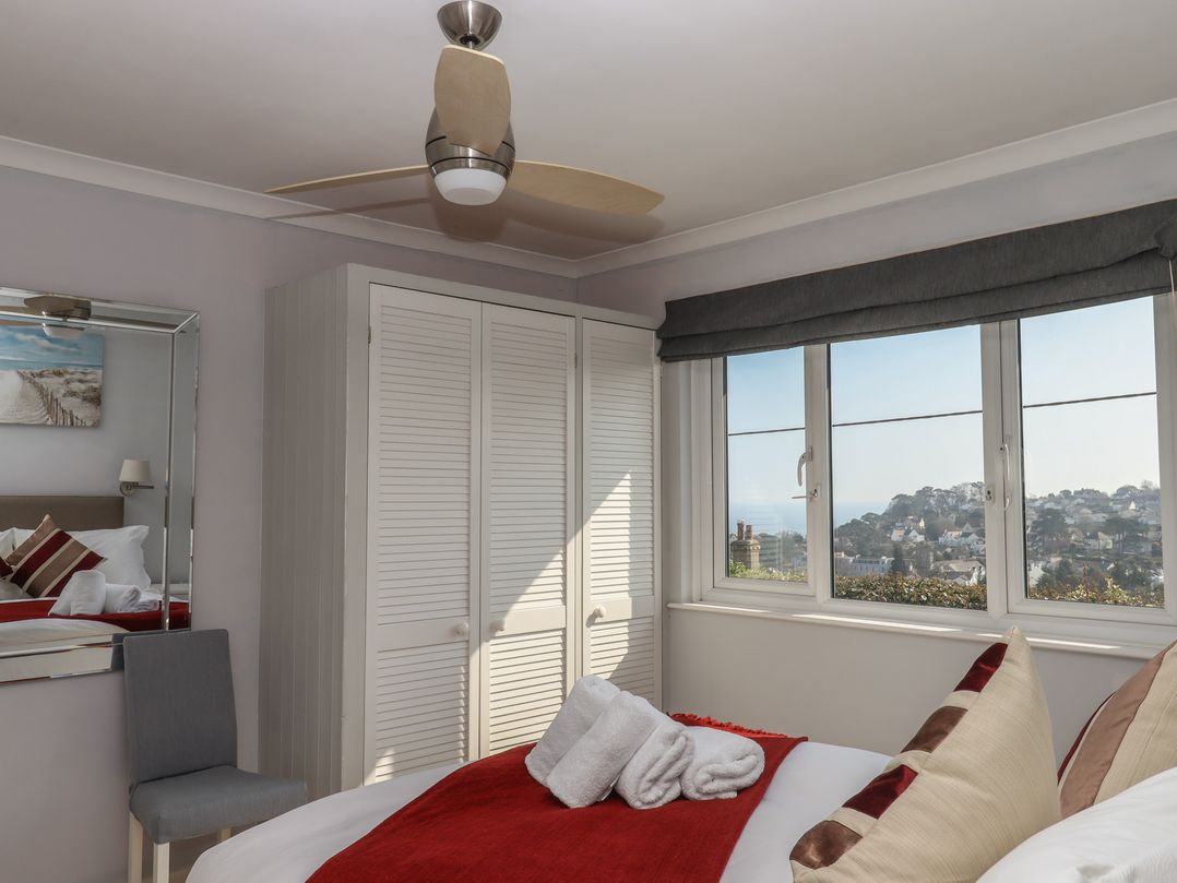 15 Summerland Avenue