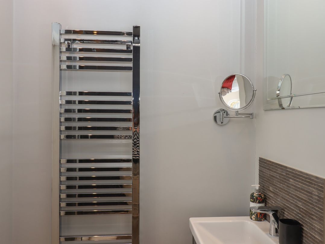 15 Summerland Avenue