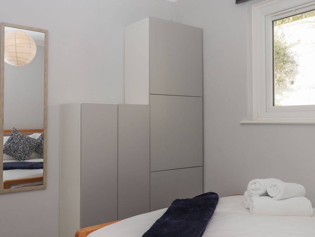 15 Summerland Avenue