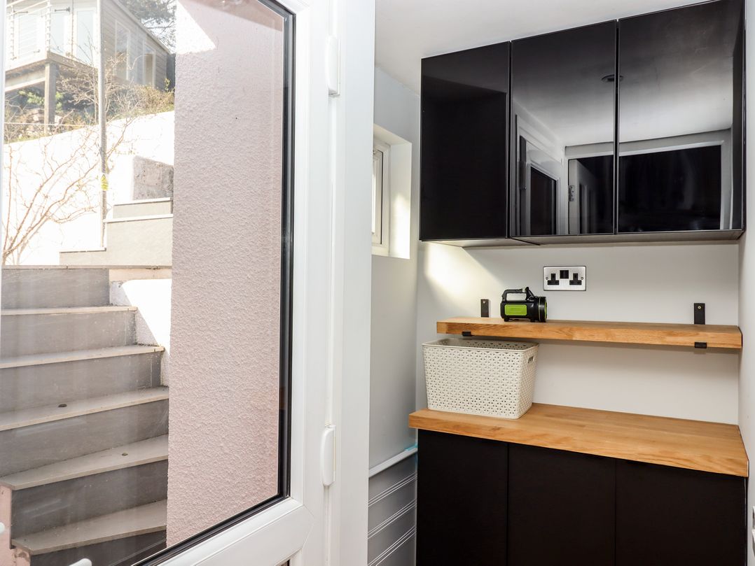 15 Summerland Avenue