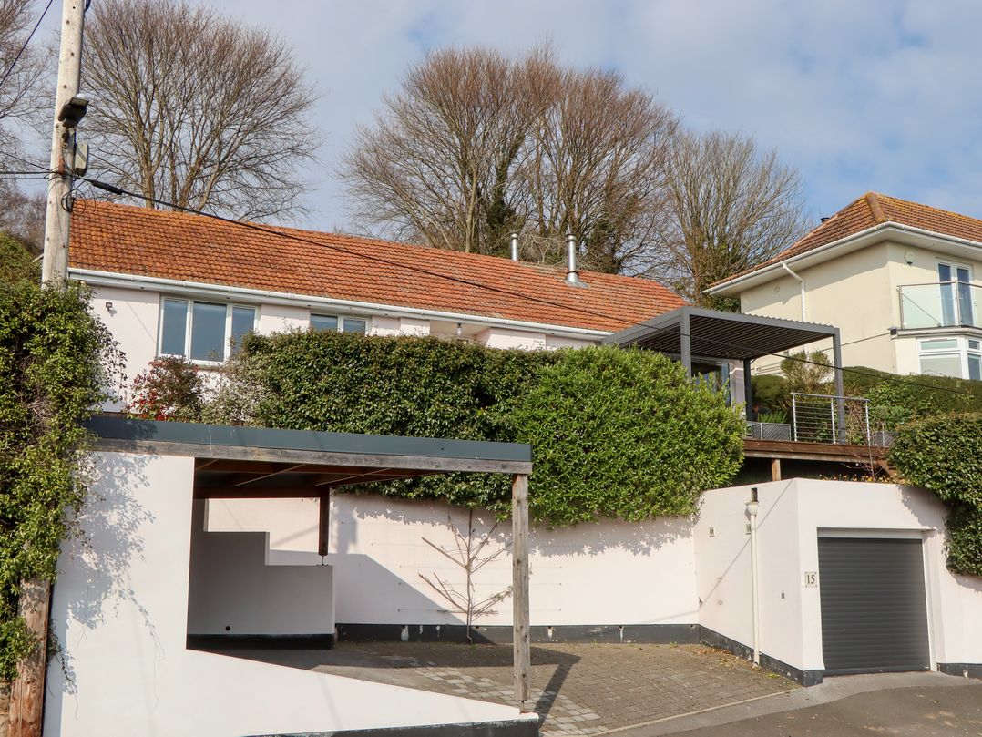 15 Summerland Avenue