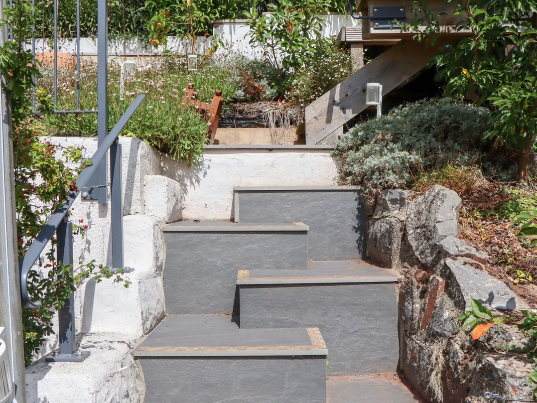 15 Summerland Avenue