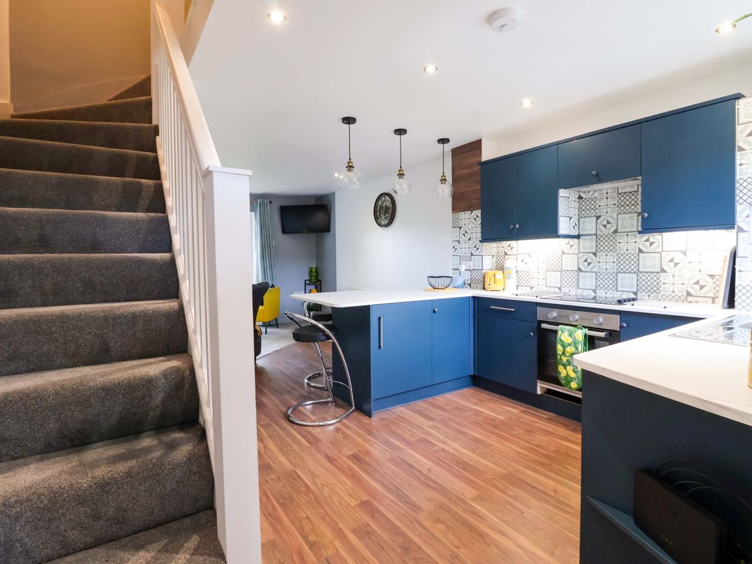 8 Wharfedale Mews
