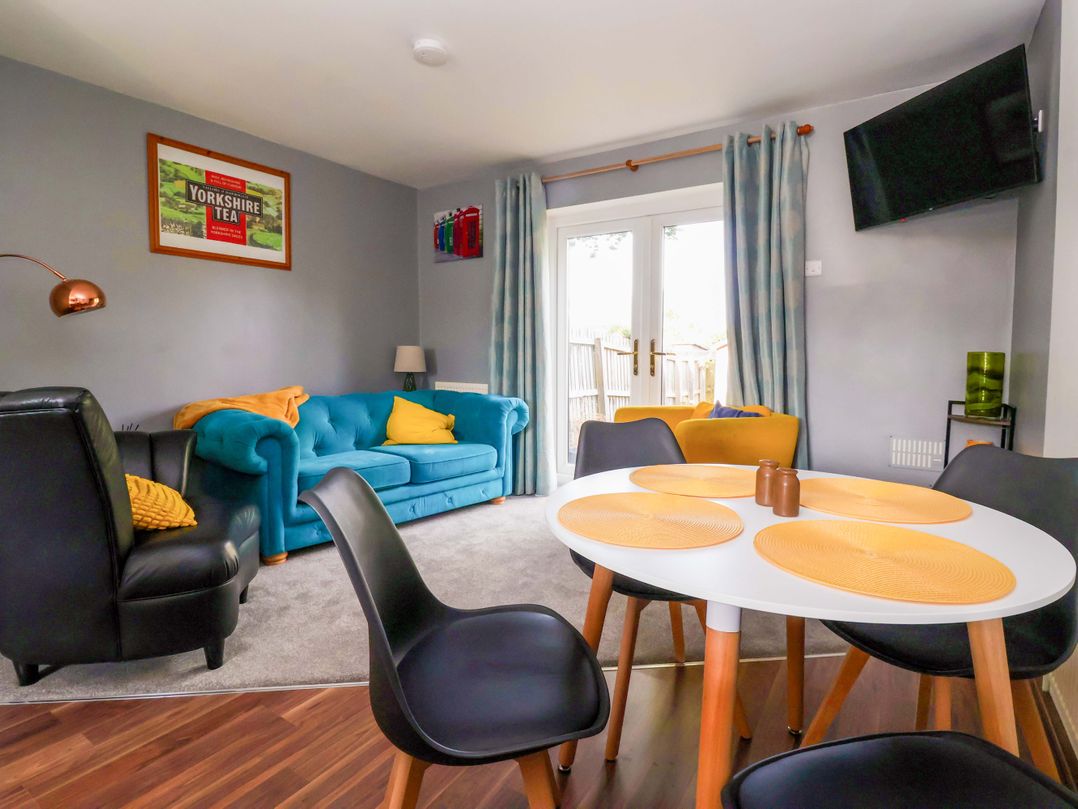 8 Wharfedale Mews