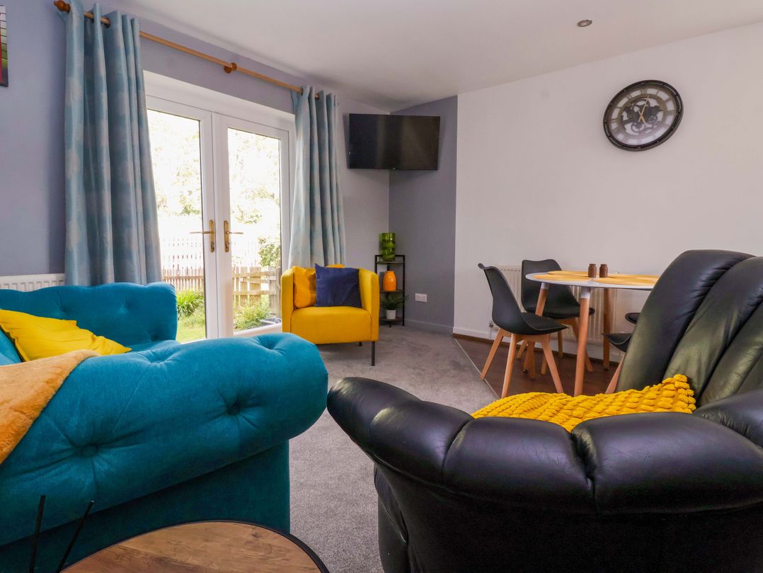 8 Wharfedale Mews
