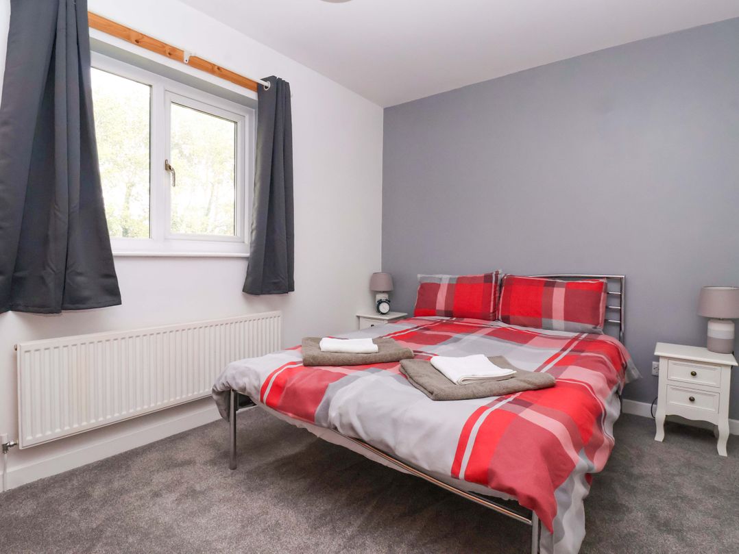 8 Wharfedale Mews