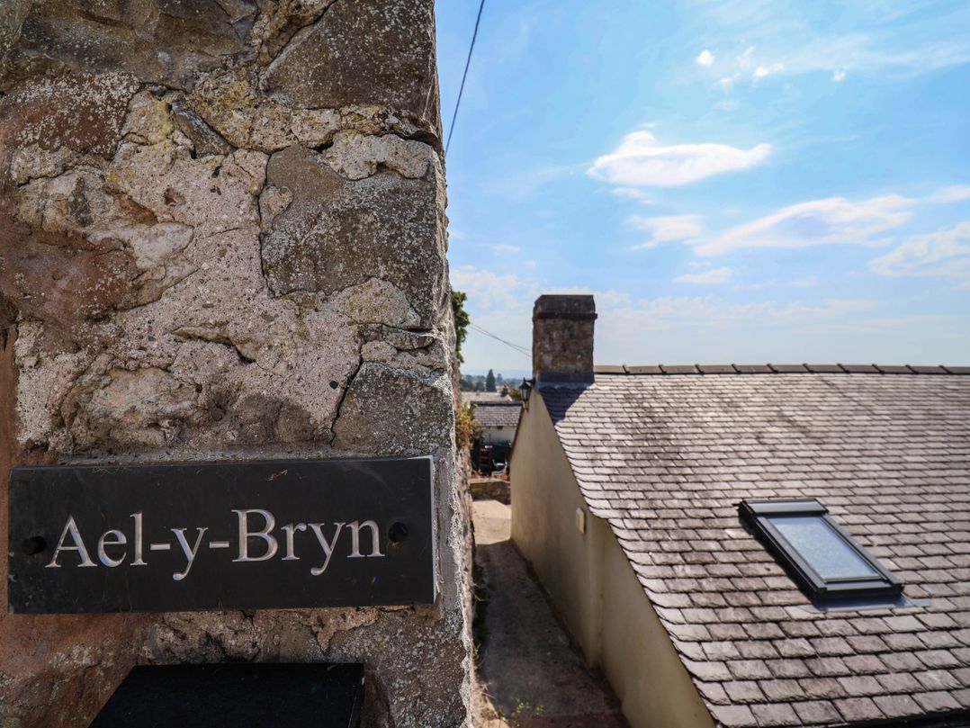Ael Y Bryn