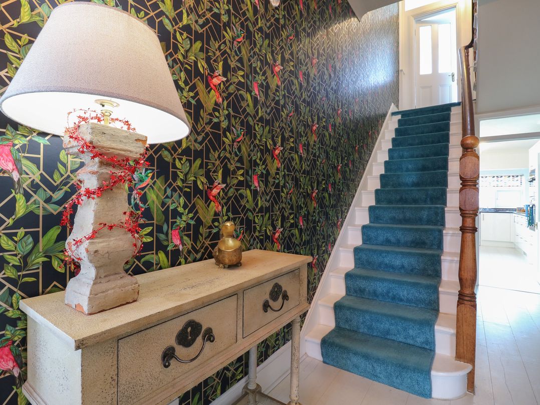 Marine House - Amazing beachside location