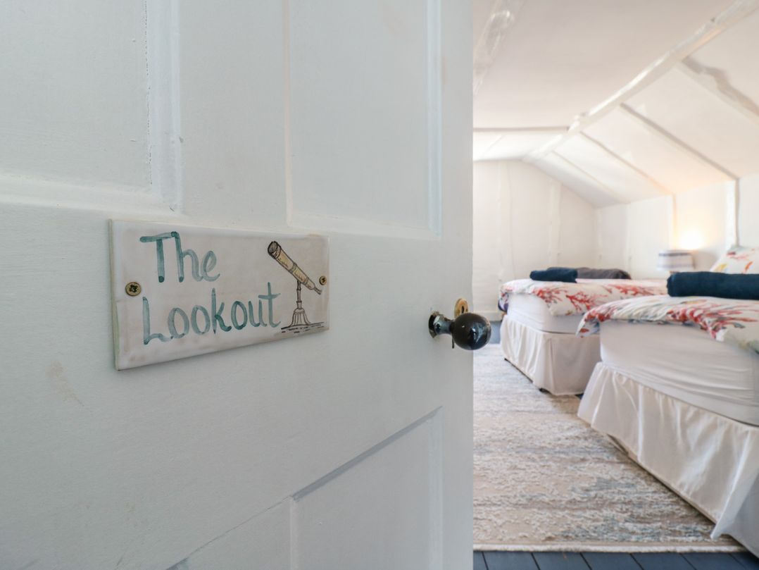 Marine House - Amazing beachside location