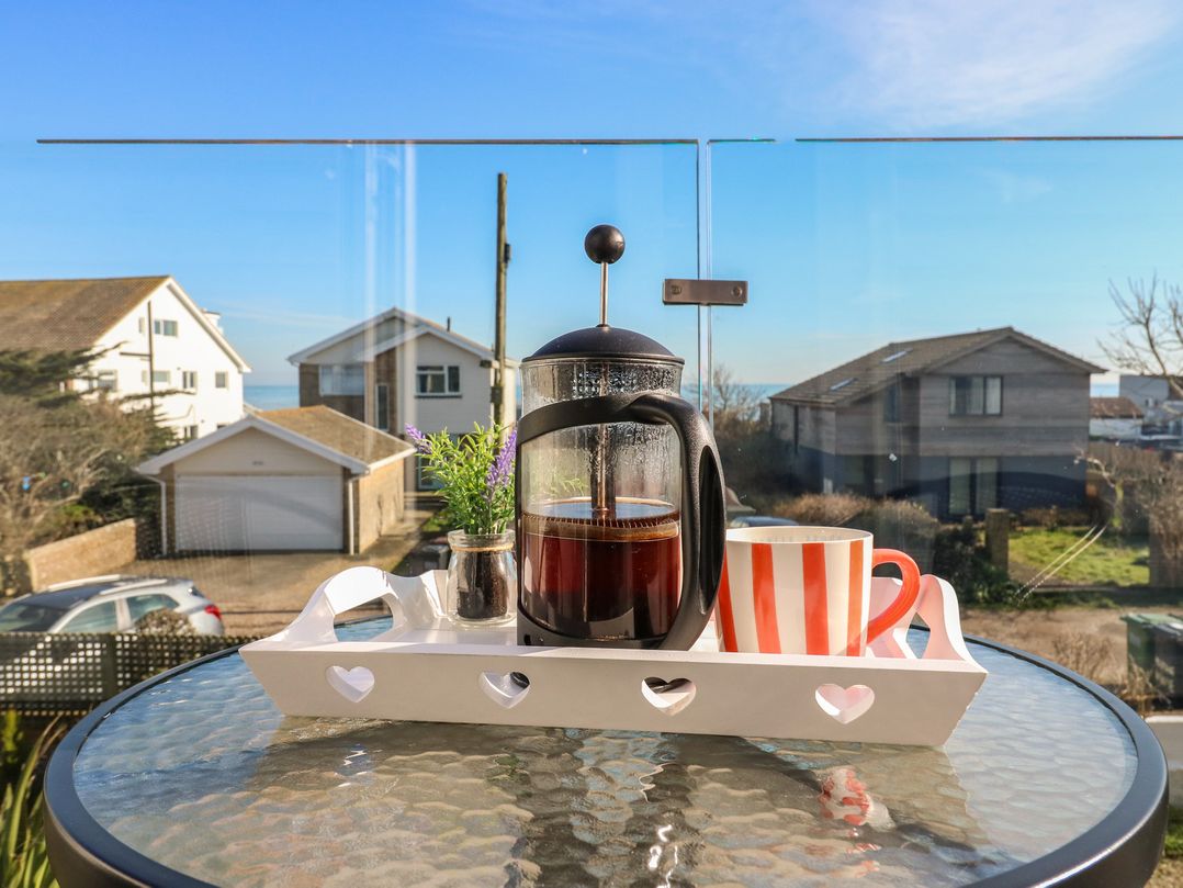 Marine House - Amazing beachside location