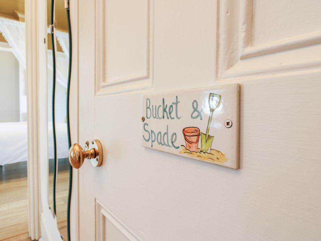 Marine House - Amazing beachside location