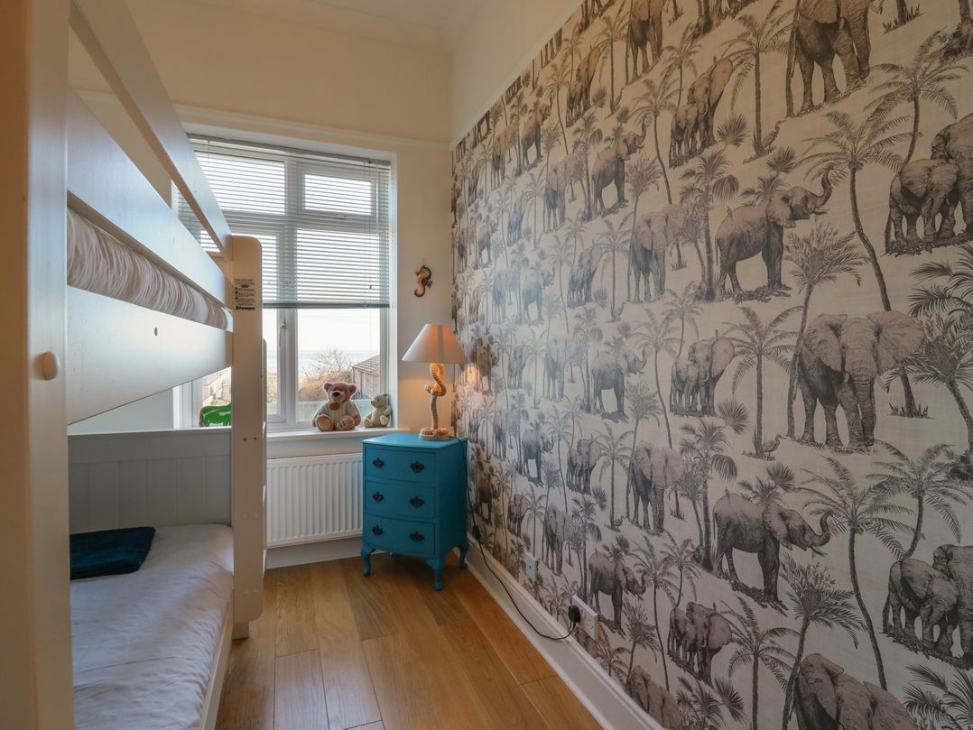 Marine House - Amazing beachside location