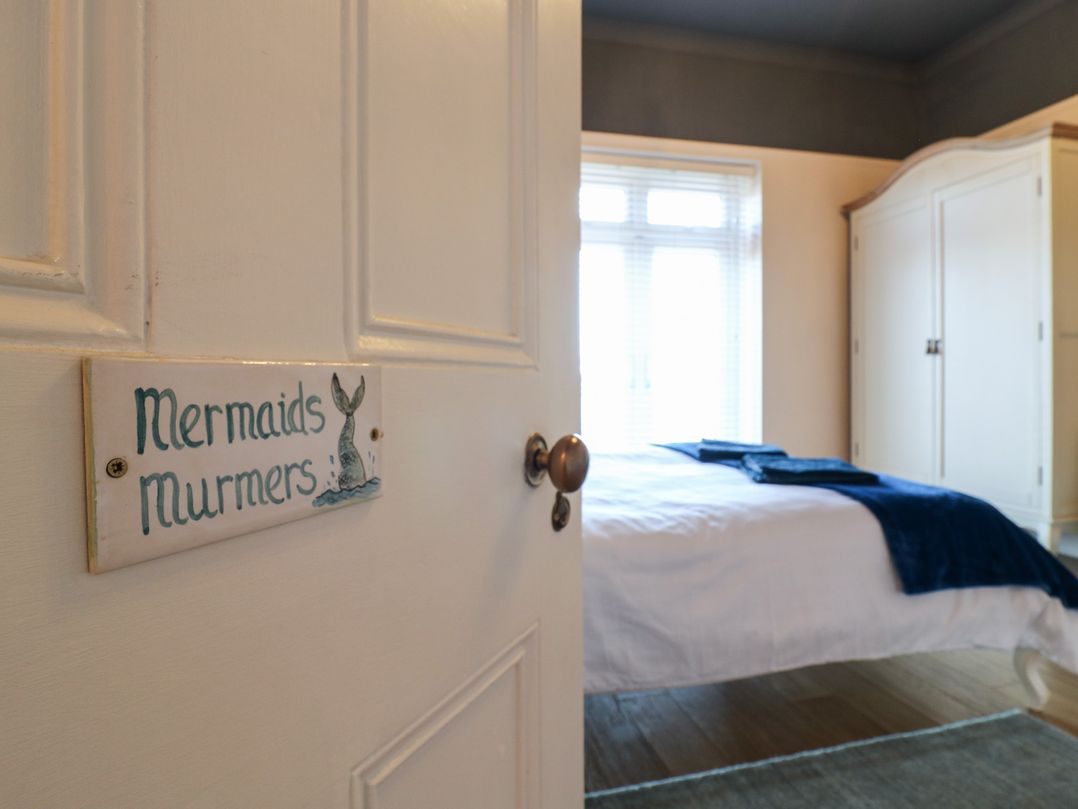 Marine House - Amazing beachside location