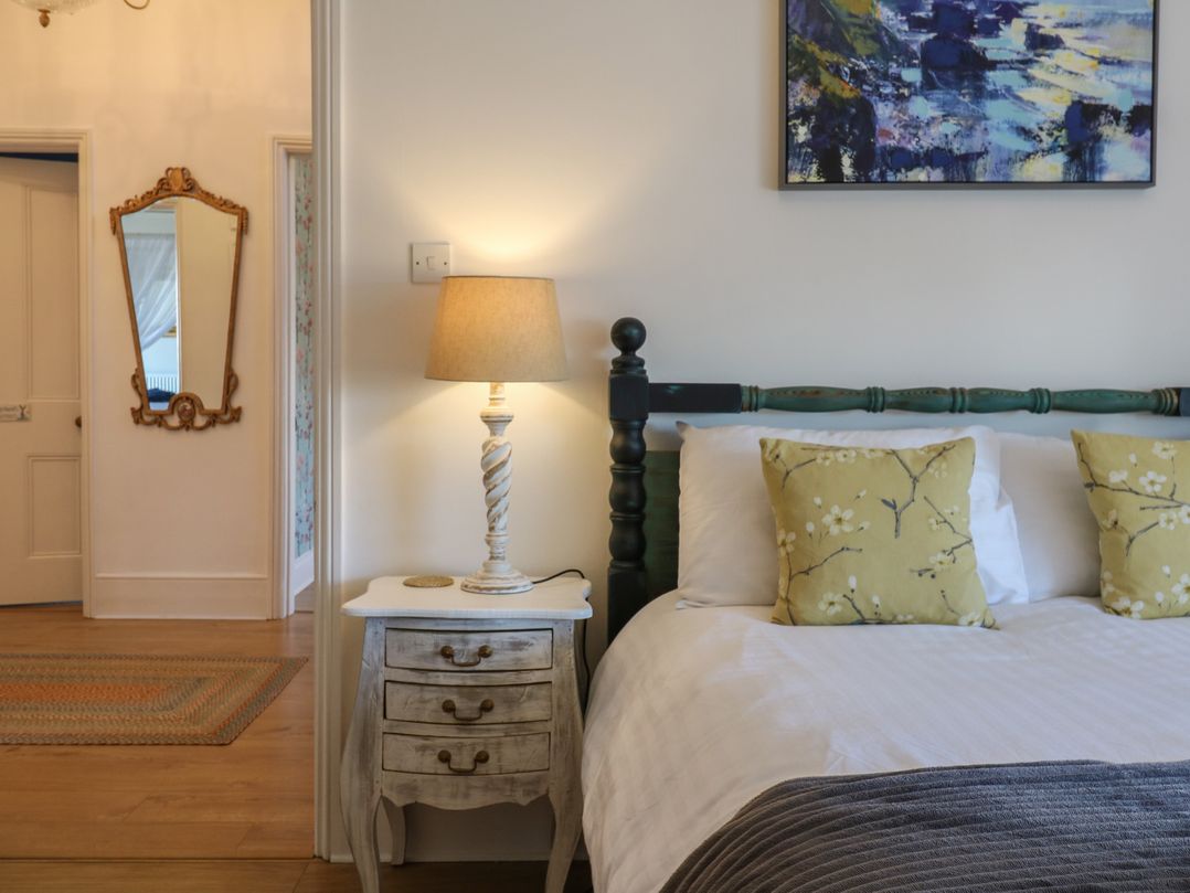 Marine House - Amazing beachside location