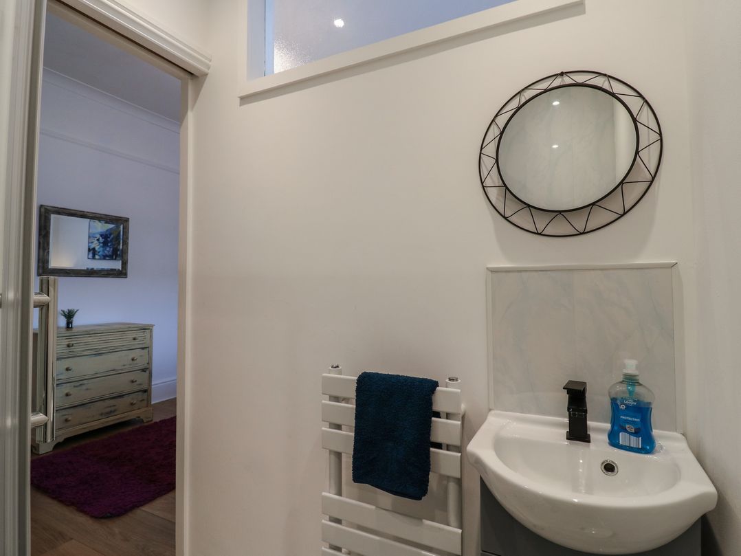 Marine House - Amazing beachside location