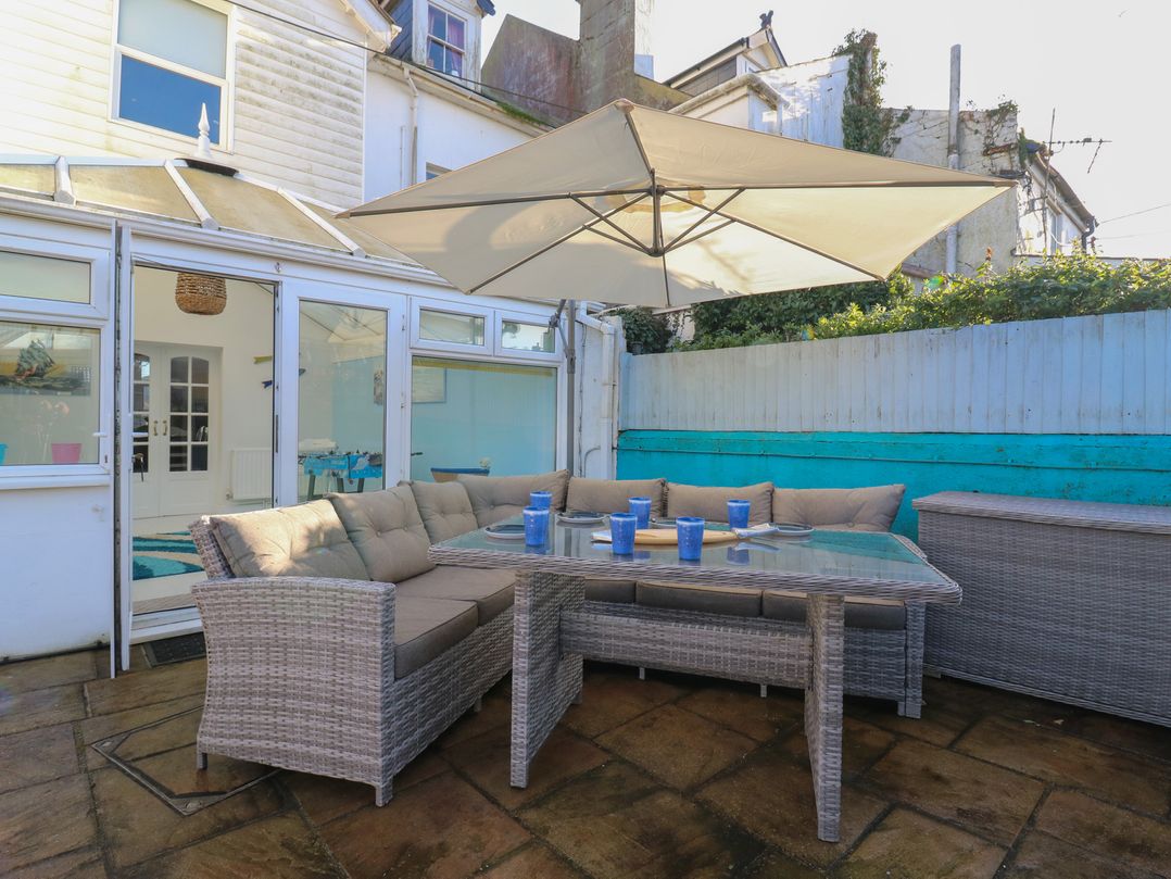 Marine House - Amazing beachside location