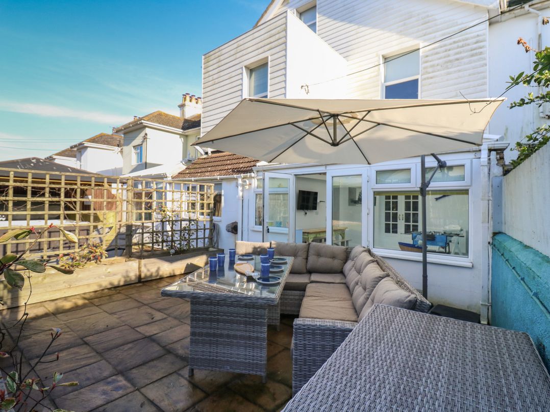 Marine House - Amazing beachside location