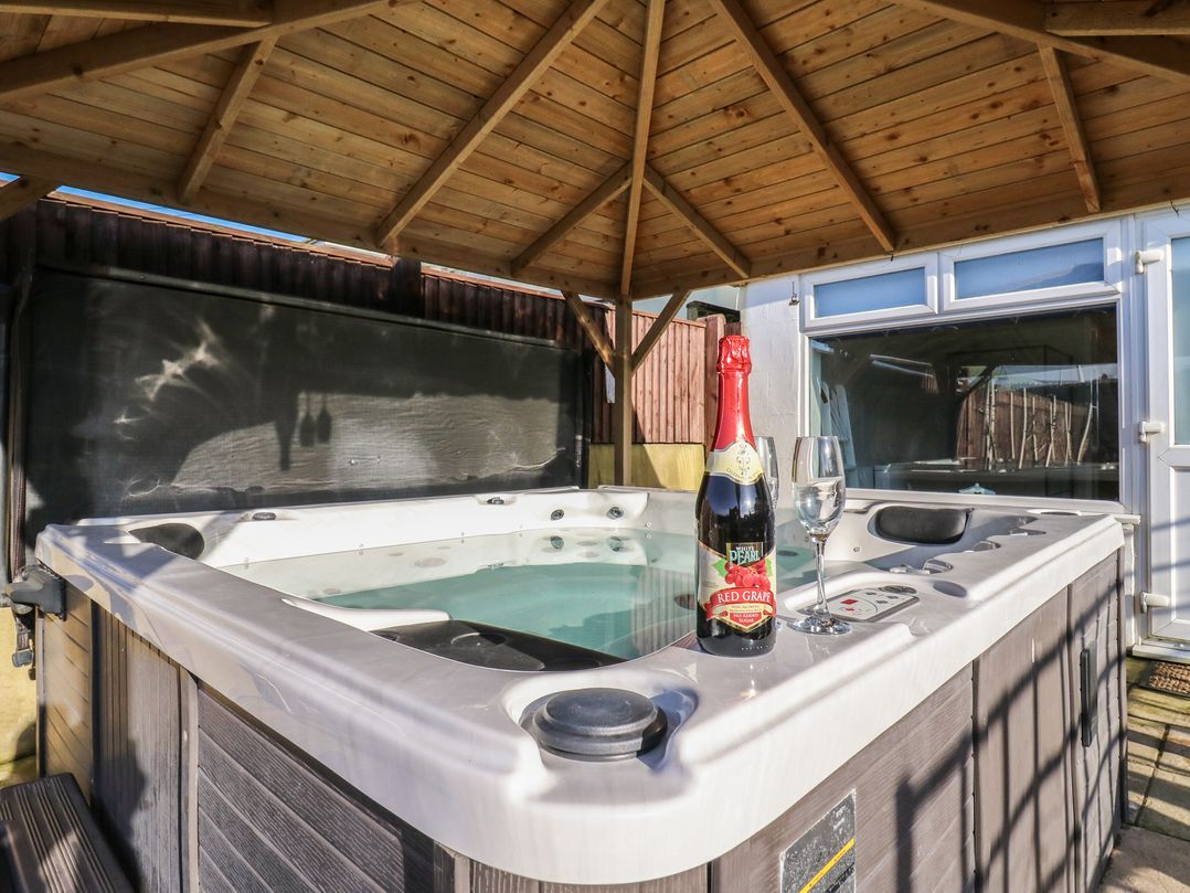 Marine House - Amazing beachside location