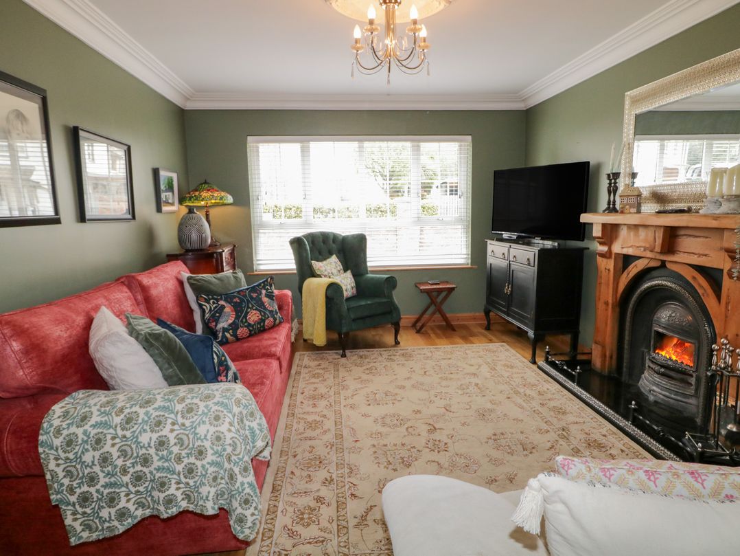 Donagh Cross Town House