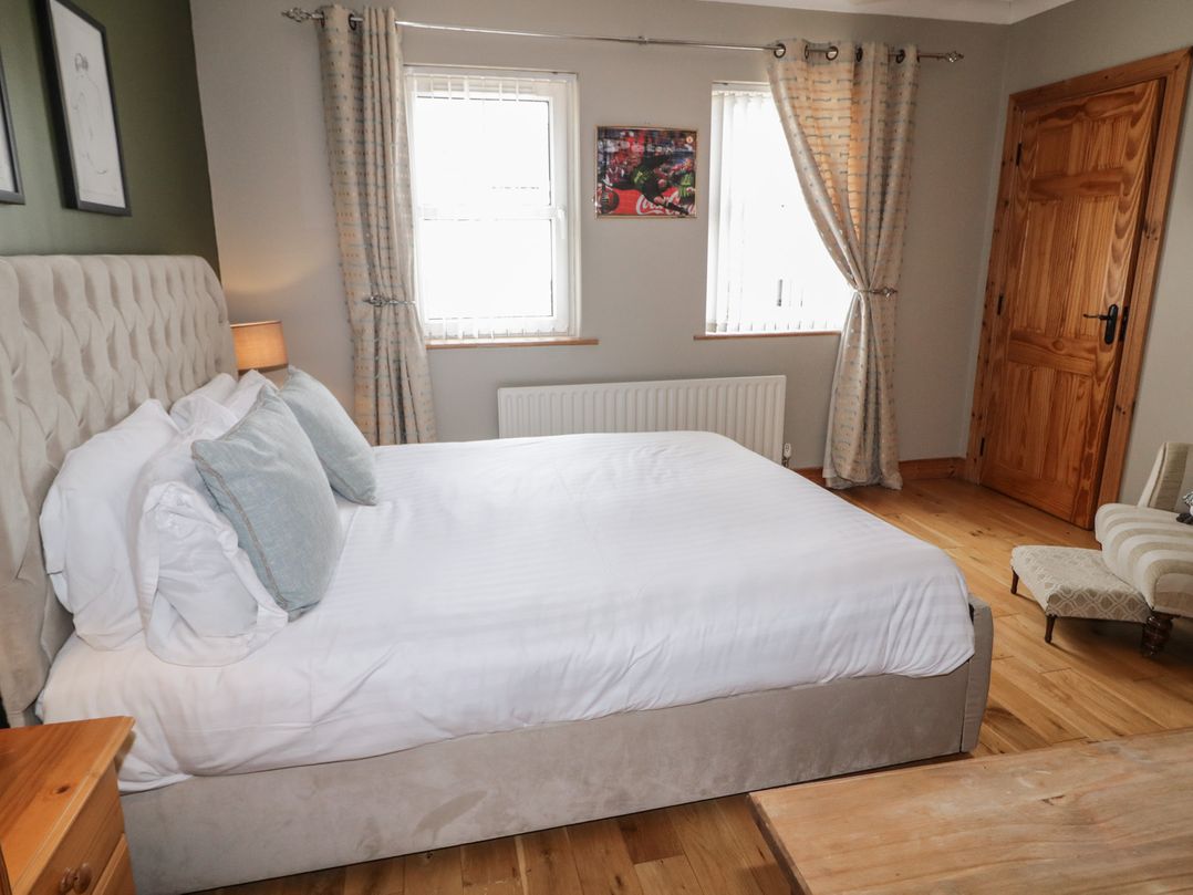 Donagh Cross Town House