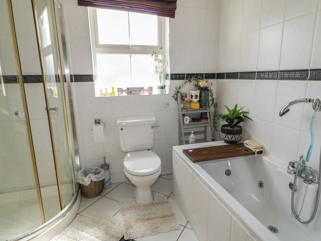 Donagh Cross Town House