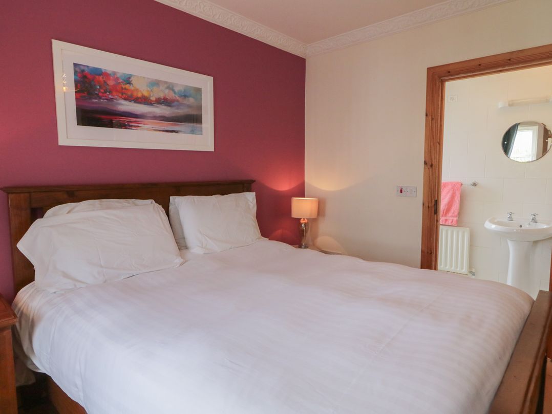 Donagh Cross Town House