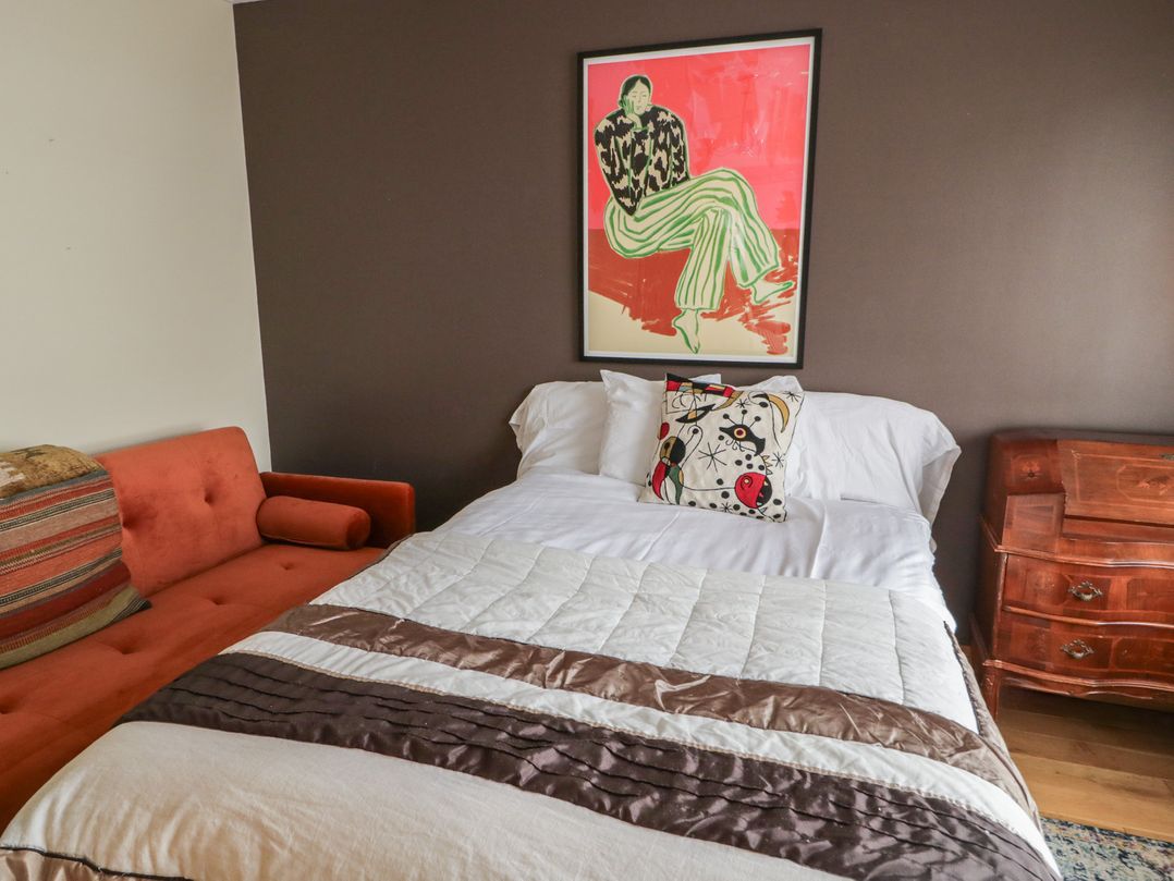 Donagh Cross Town House