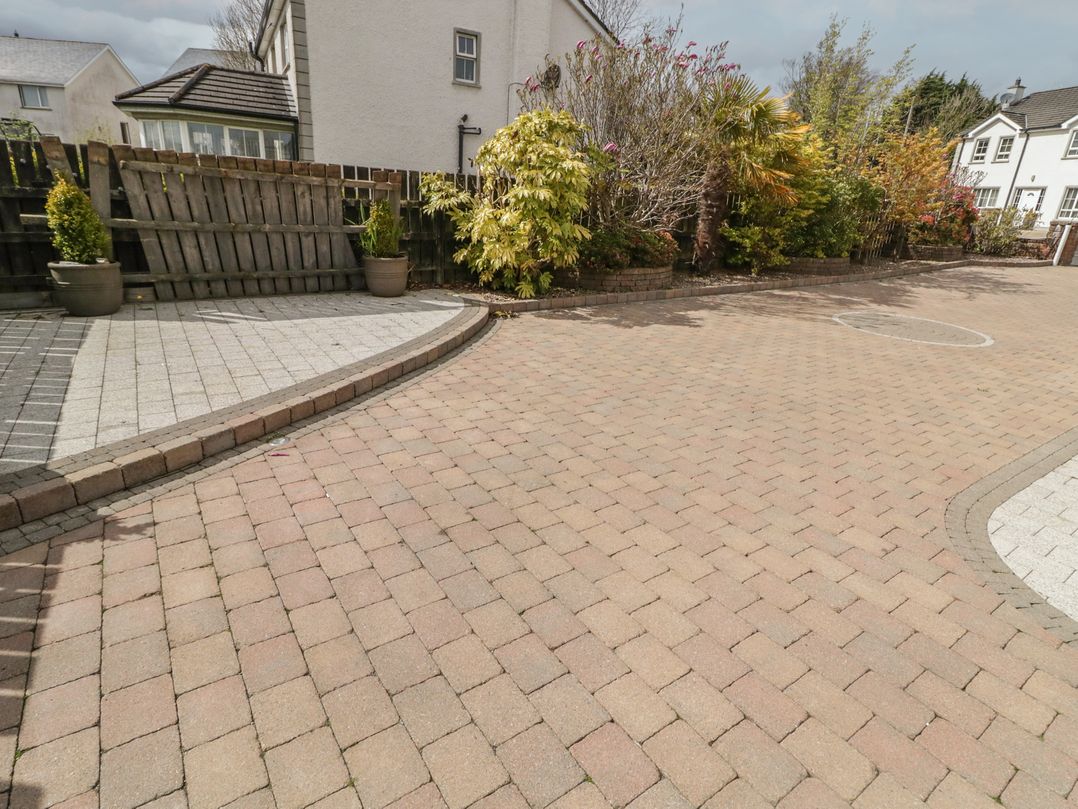 Donagh Cross Town House