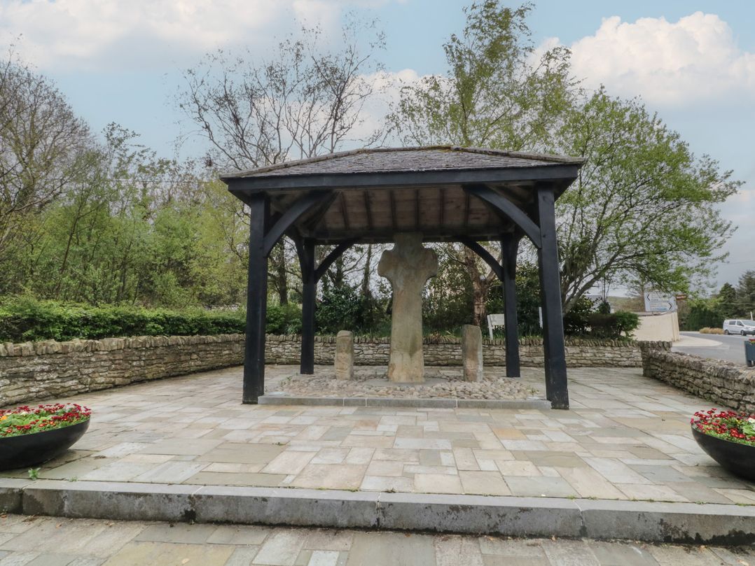 Donagh Cross Town House