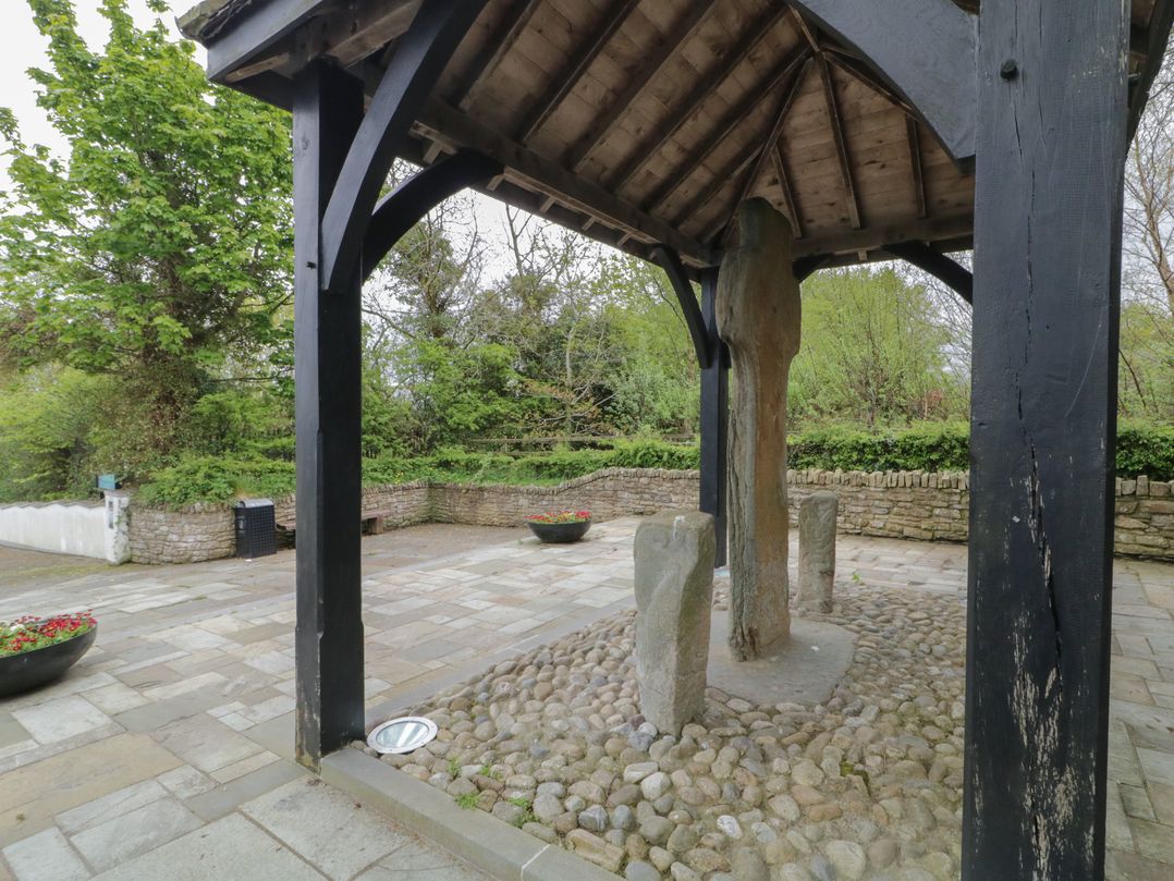 Donagh Cross Town House