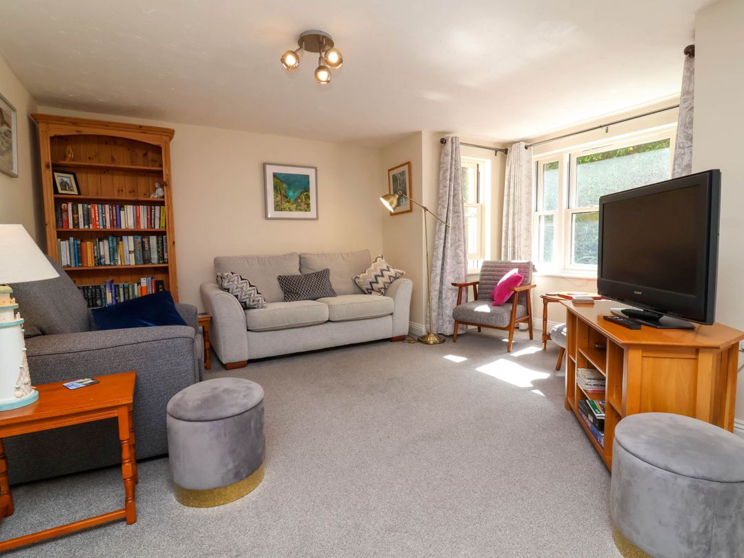 6 Wildersmouth Court Apartments