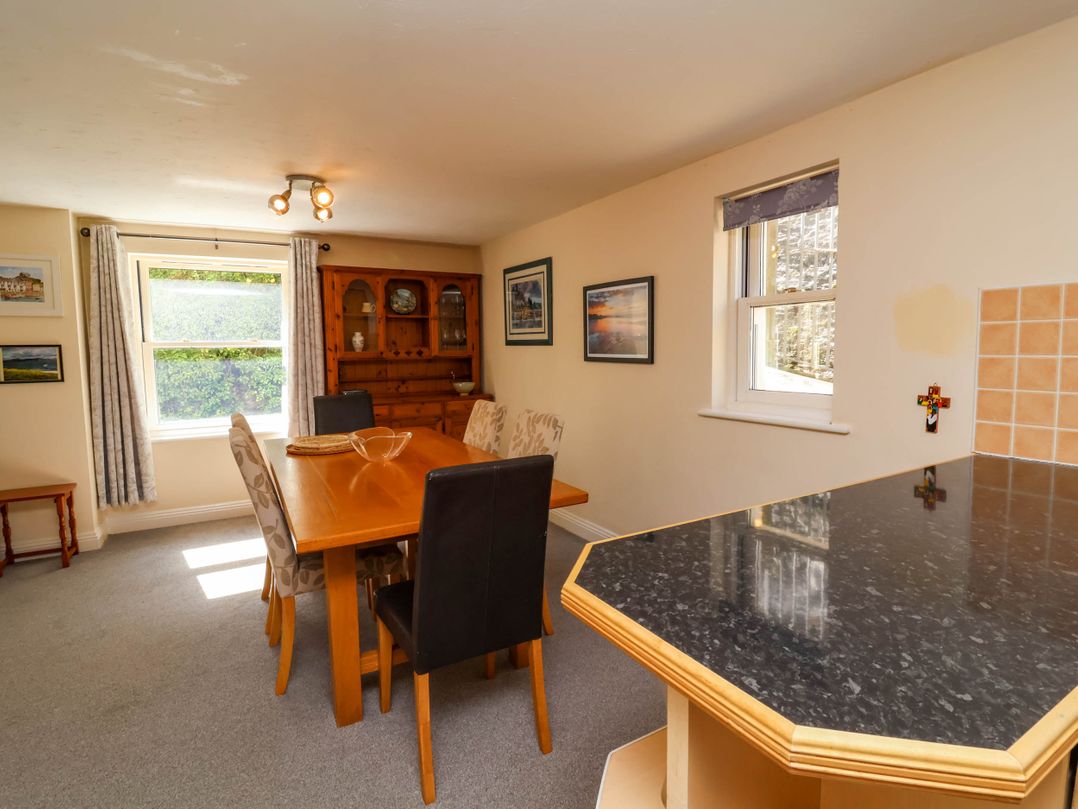 6 Wildersmouth Court Apartments