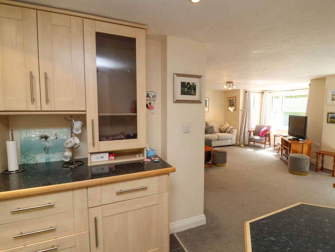 6 Wildersmouth Court Apartments