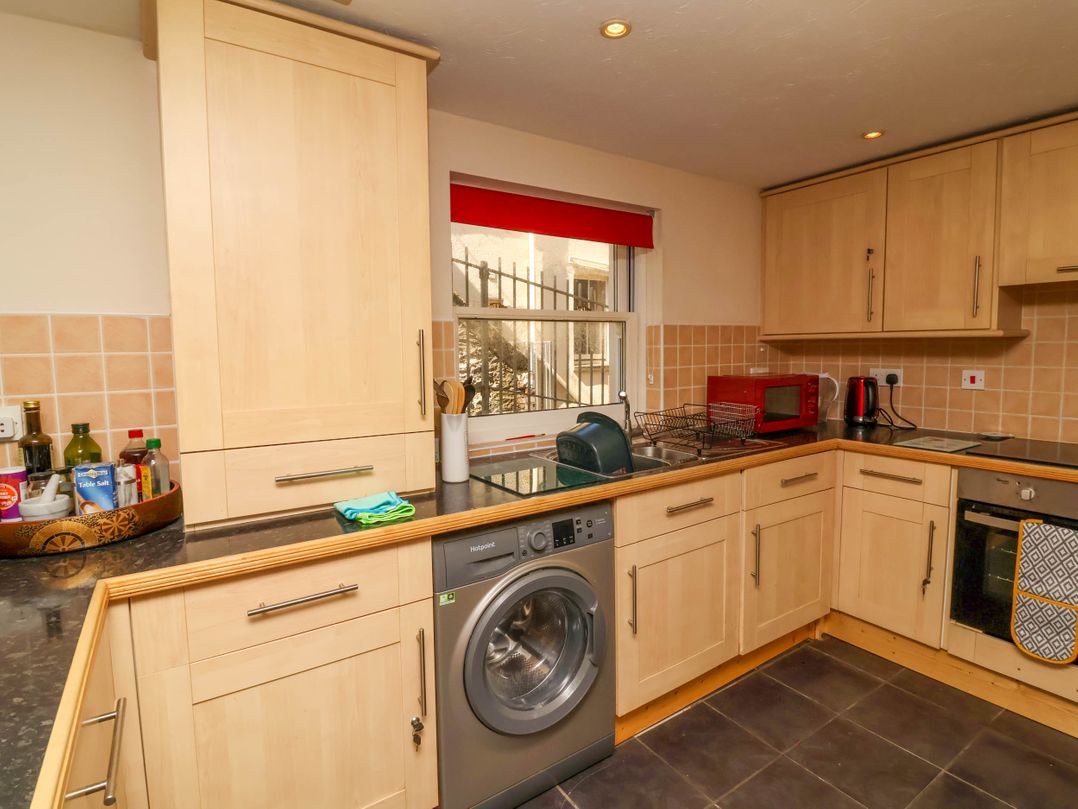 6 Wildersmouth Court Apartments