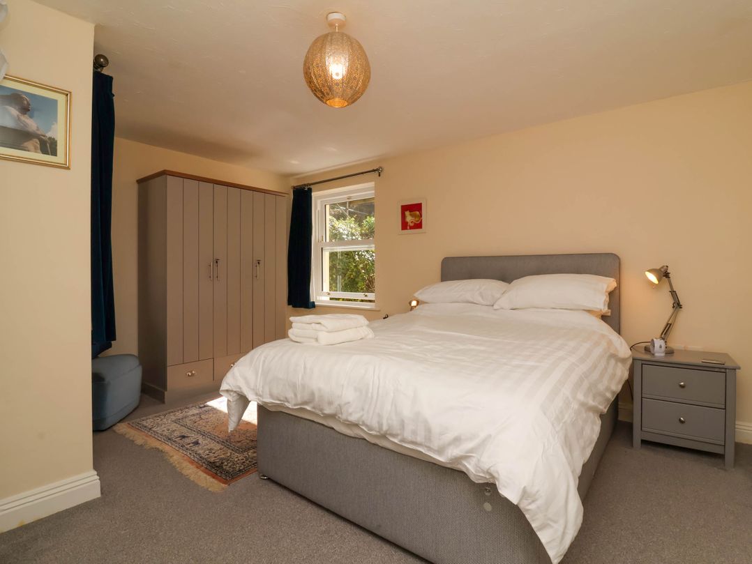 6 Wildersmouth Court Apartments