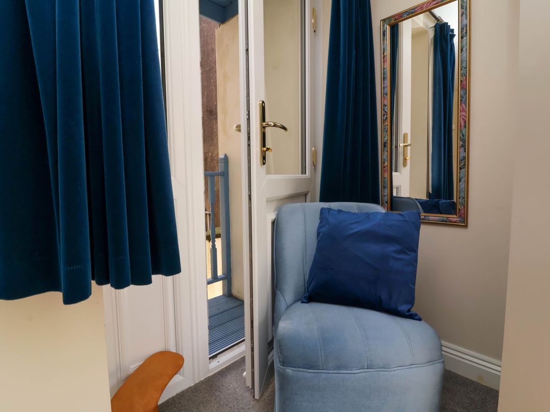 6 Wildersmouth Court Apartments